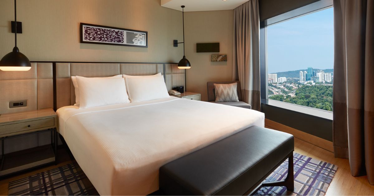 Rooms, Services and Towel Teddies at the Hilton Kuala Lumpur