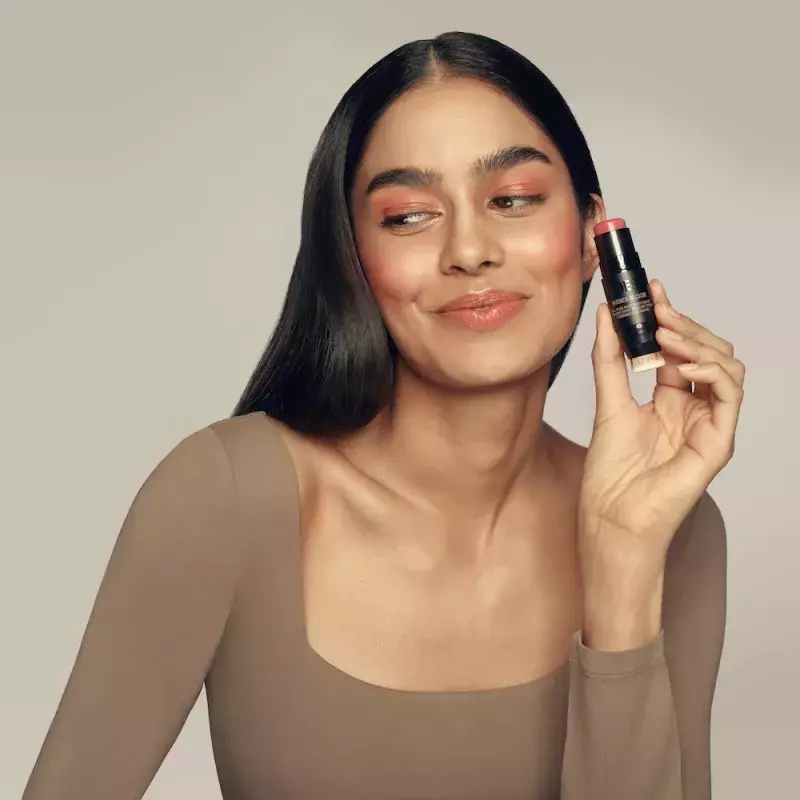 Best Blush and Bronzer Products to Get Your Glow On This Season