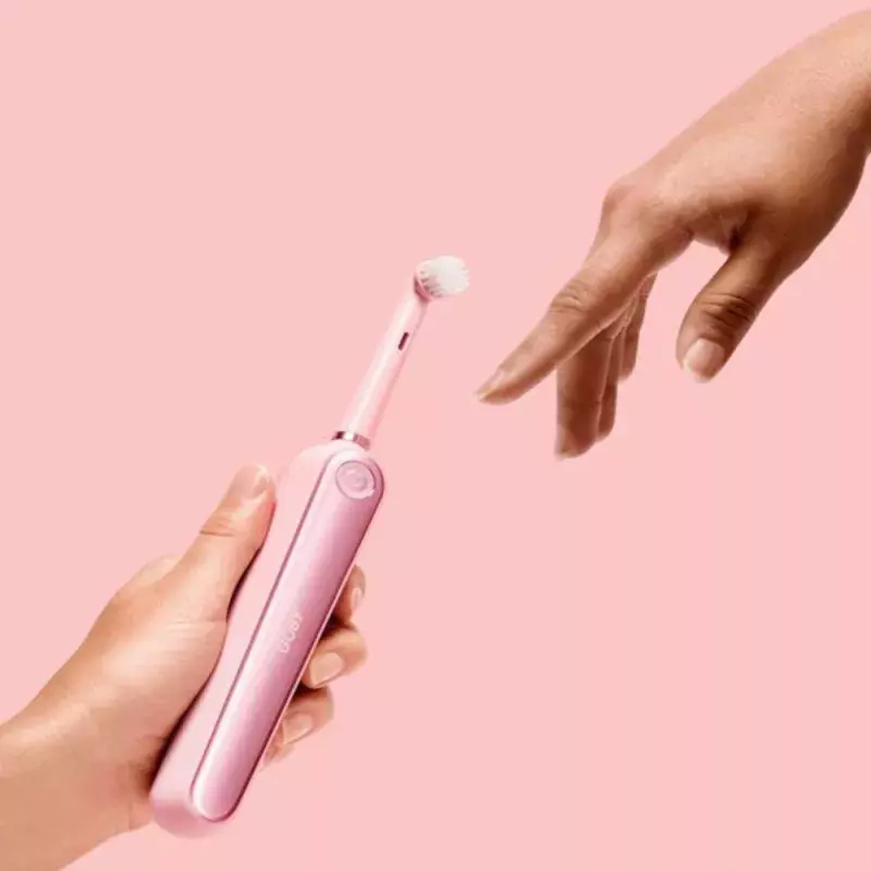 Here are the best oral care devices you need to have to achieve a better smile