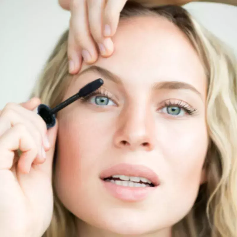  Best Tubing Mascaras That Come Off Easy and Won’t Leave You With Panda Eyes