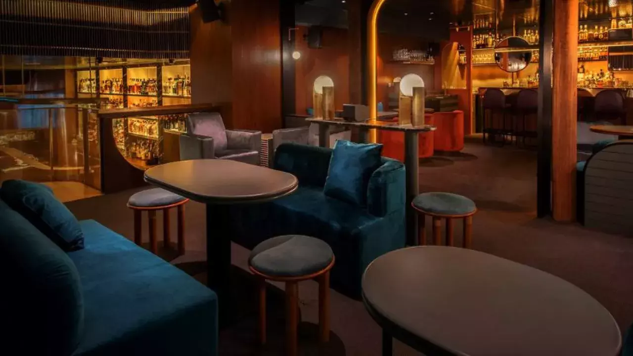 14 Best Bars in Singapore For Your Next Night Out