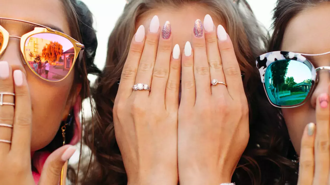 Affordable Nail Salons in Singapore for a Manicure and Pedicure