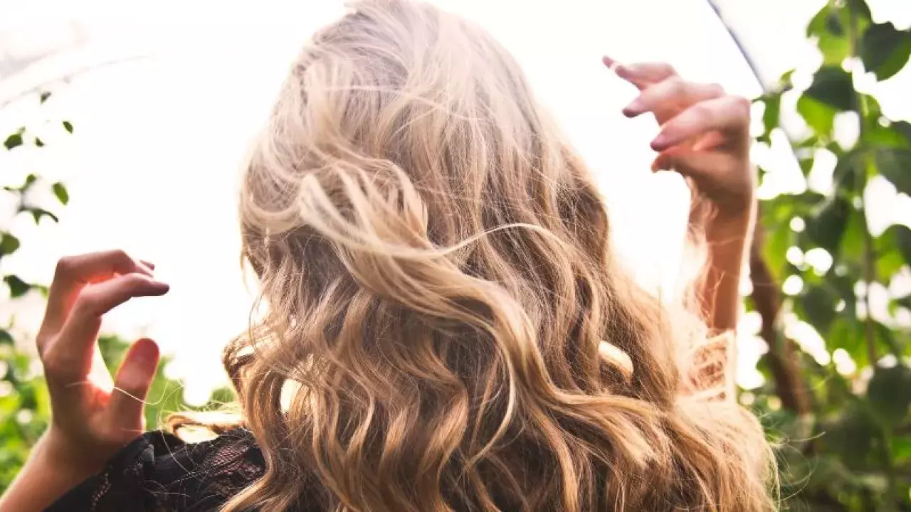  Best Hair Salons for Clean, Non-Toxic, Hair & Scalp Treatments - Some Pregnancy Safe Too!